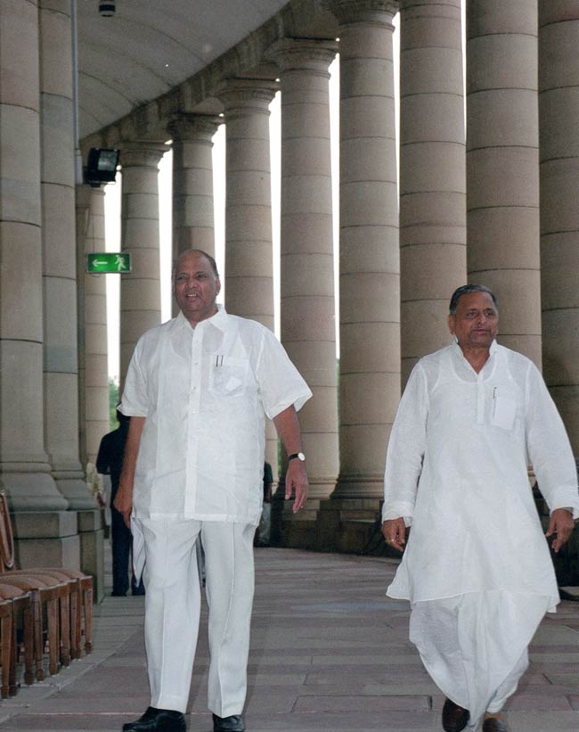 मुलायम सिंह यादव को हैप्पी बर्थडे