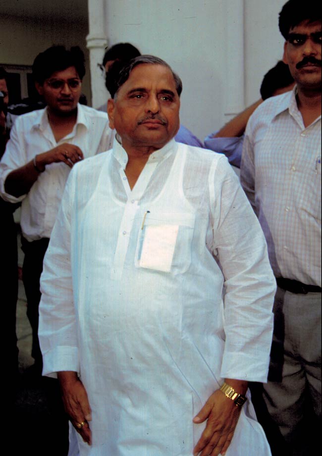 मुलायम सिंह यादव को हैप्पी बर्थडे