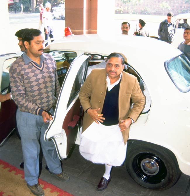 मुलायम सिंह यादव को हैप्पी बर्थडे