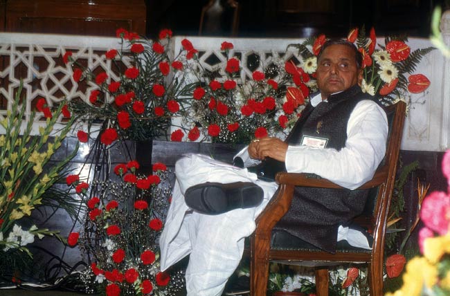 मुलायम सिंह यादव को हैप्पी बर्थडे