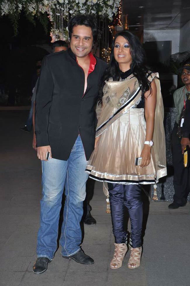 नवीन-महक शेट्टी की शादी में पहुंचा बॉलीवुड | करीना की शादी