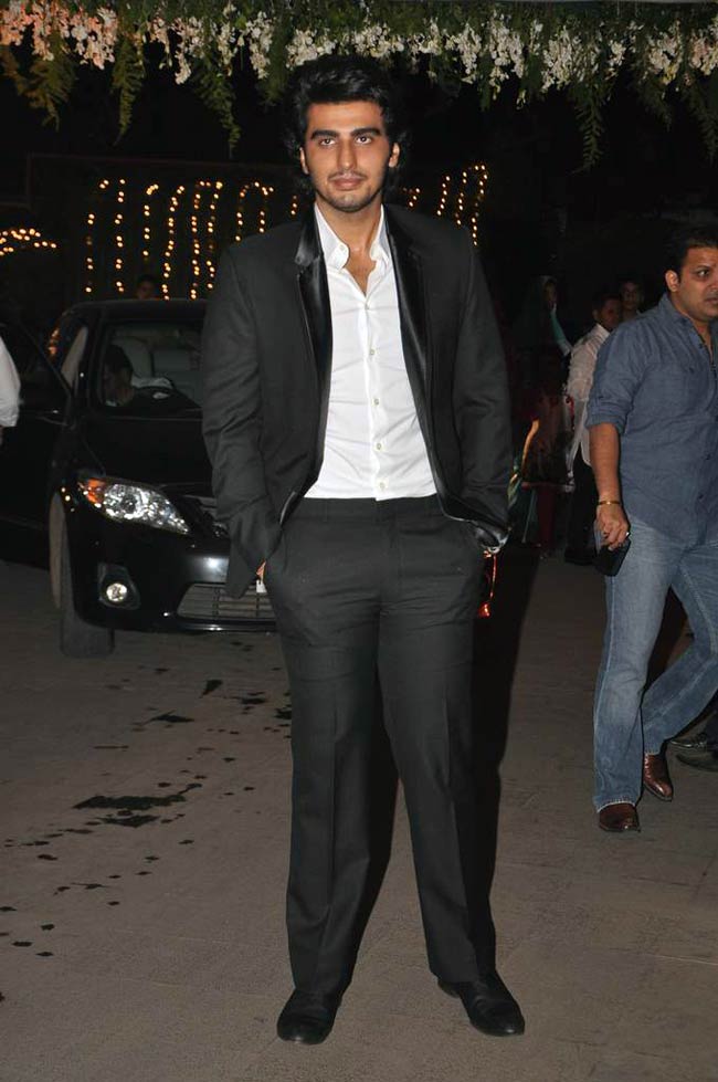 नवीन-महक शेट्टी की शादी में पहुंचा बॉलीवुड | करीना की शादी