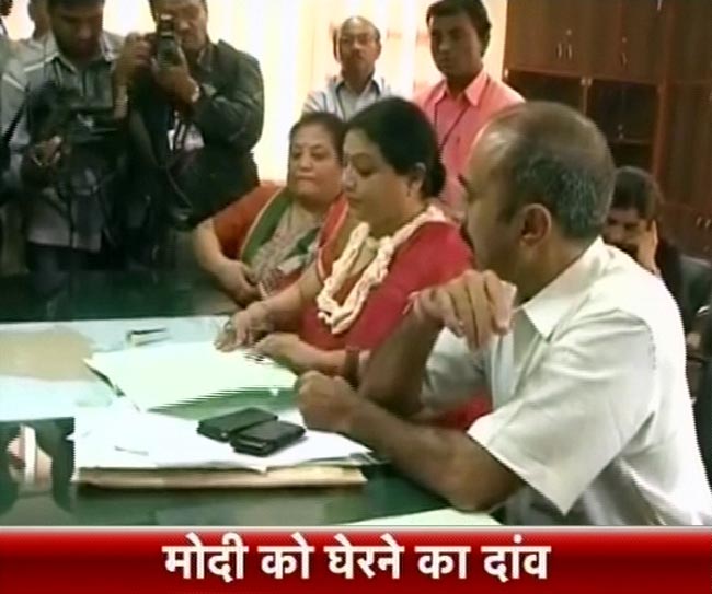 तस्वीरों में 30 नवंबर 2012 की बड़ी खबरें | पढ़ें