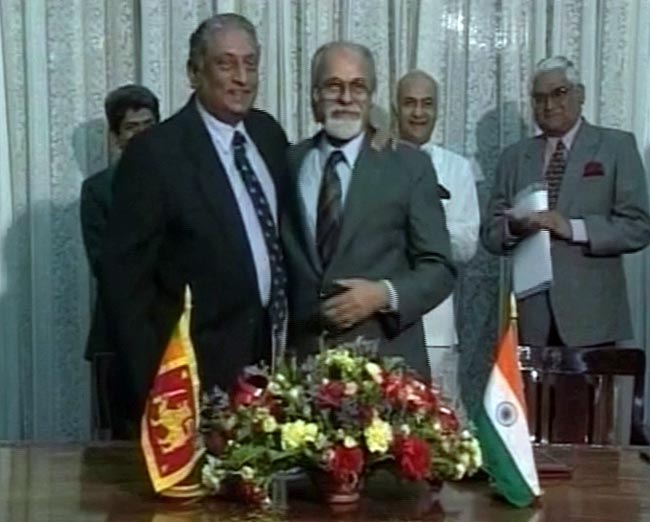 तस्वीरों में 30 नवंबर 2012 की बड़ी खबरें | पढ़ें