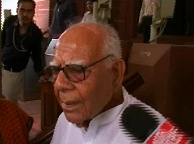 25 नवंबर 2012: तस्वीरों में दिनभर की बड़ी खबरें | पढ़ें