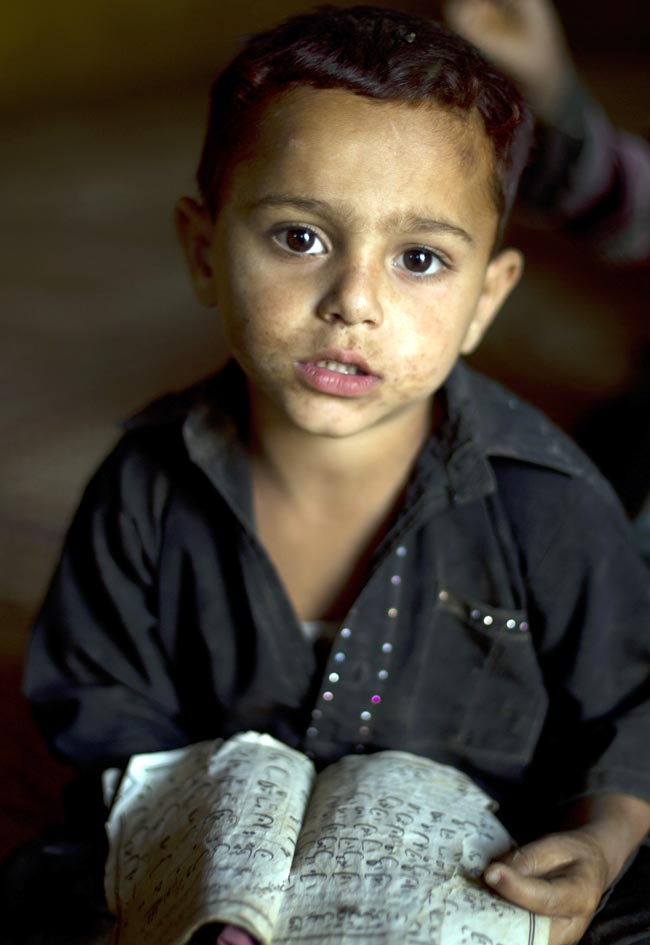 खौफ के साए में विक्षिप्तता की ओर बढ़ता पाकिस्तान!