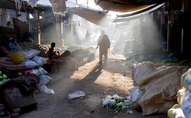 खौफ के साए में विक्षिप्तता की ओर बढ़ता पाकिस्तान!