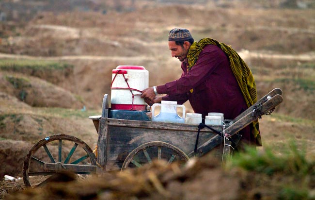 खौफ के साए में विक्षिप्तता की ओर बढ़ता पाकिस्तान!