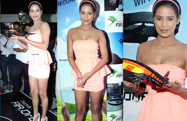 सेक्‍सी पूनम पांडे का बाइकर अंदाज...| न्यूड पूनम पांडे