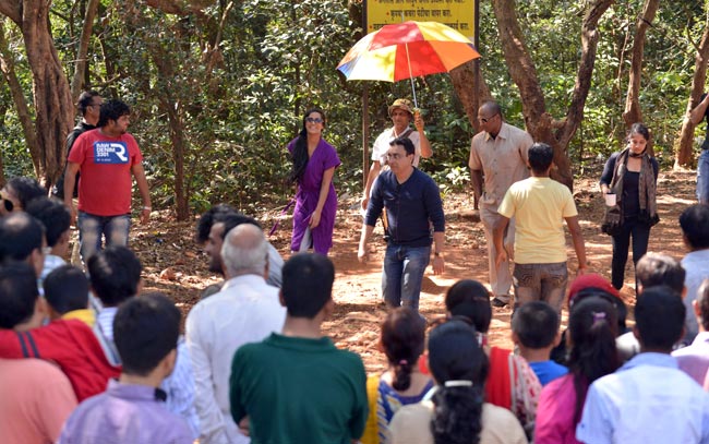 सुर्खियों में रहने को बेकरार पूनम पांडे | न्यूड पूनम