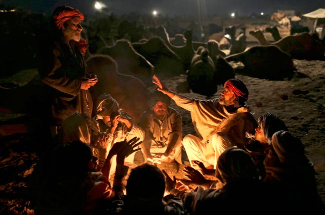 मशहूर पुष्कर मेला शुरू, उमड़ पड़ी भीड़