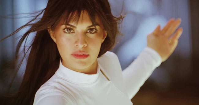 'रेस 2' में दीपिका, सैफ और जॉन का धमाल | दीपिका के जलवे