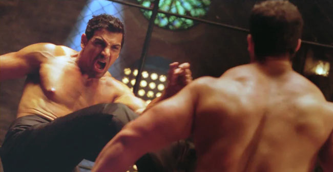 'रेस 2' में दीपिका, सैफ और जॉन का धमाल | दीपिका के जलवे