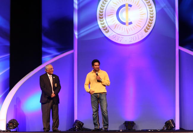 क्रिकेट क्लब ऑफ इंडिया ने किया तेंदुलकर को सम्मानित