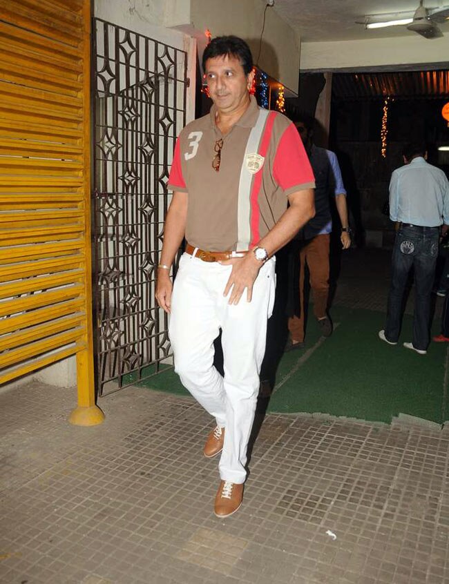 'सन ऑफ...' की स्क्रीनिंग पर युवी-भज्जी की मस्ती  | फर्स्ट लुक