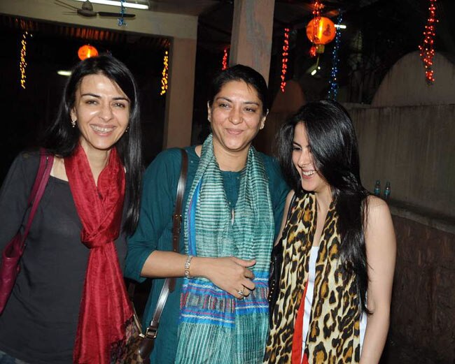 'सन ऑफ...' की स्क्रीनिंग पर युवी-भज्जी की मस्ती  | फर्स्ट लुक