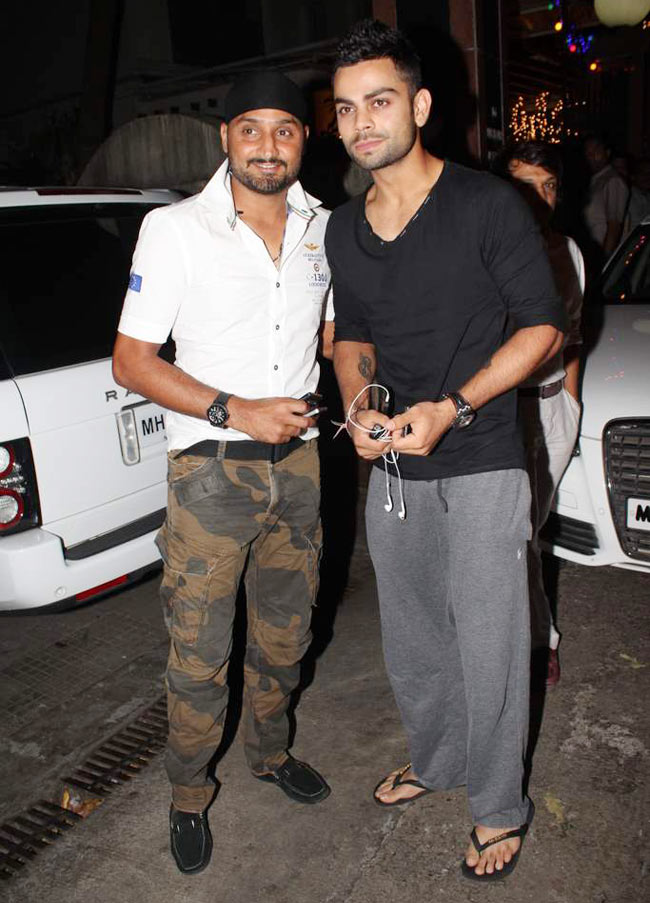 'सन ऑफ...' की स्क्रीनिंग पर युवी-भज्जी की मस्ती  | फर्स्ट लुक