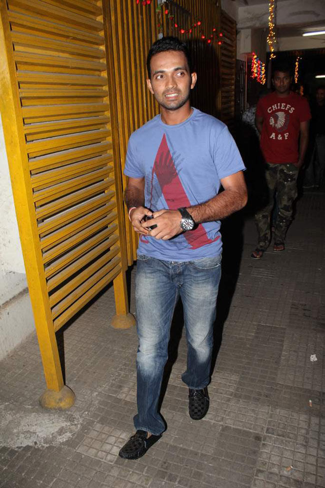 'सन ऑफ...' की स्क्रीनिंग पर युवी-भज्जी की मस्ती  | फर्स्ट लुक