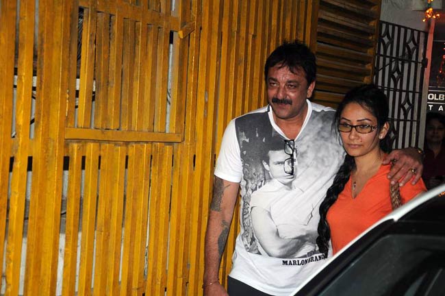 'सन ऑफ...' की स्क्रीनिंग पर युवी-भज्जी की मस्ती  | फर्स्ट लुक