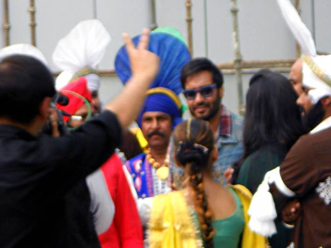 प्रमोशन में जुटी 'सन ऑफ सरदार' की टीम | फर्स्ट लुक