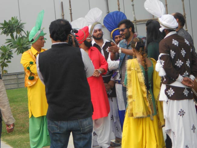 प्रमोशन में जुटी 'सन ऑफ सरदार' की टीम | फर्स्ट लुक