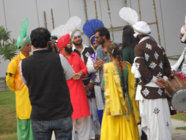 प्रमोशन में जुटी 'सन ऑफ सरदार' की टीम | फर्स्ट लुक