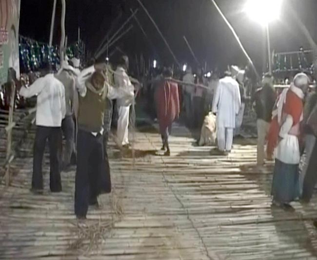 पटना में छठ पूजा के दौरान हादसा, 18 की मौत