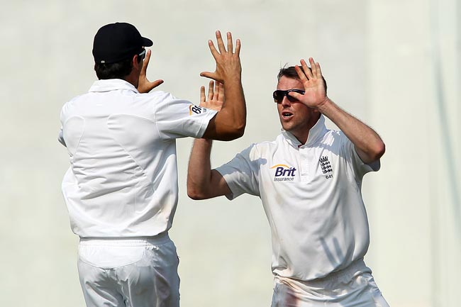 पहले टेस्‍ट में भारत ने इंग्‍लैंड को 9 विकेट से रौंदा