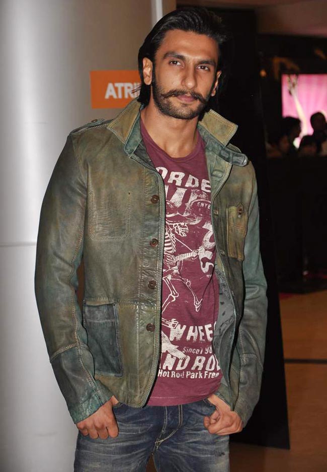 फिल्‍म 'तलाश' के प्रीमियर में उमड़ा बॉलीवुड | फर्स्‍ट लुक