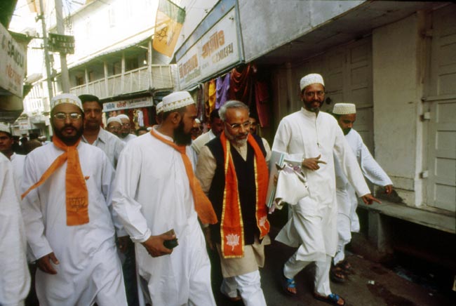 नरेंद्र मोदी का 'शून्‍य' से 'शिखर' तक का सफर...