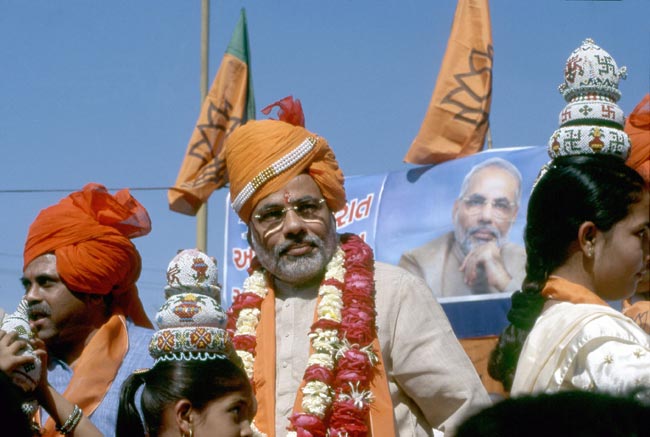 नरेंद्र मोदी का 'शून्‍य' से 'शिखर' तक का सफर...