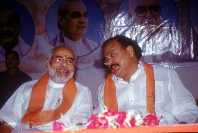 नरेंद्र मोदी का 'शून्‍य' से 'शिखर' तक का सफर...