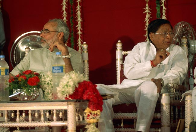 नरेंद्र मोदी का 'शून्‍य' से 'शिखर' तक का सफर...