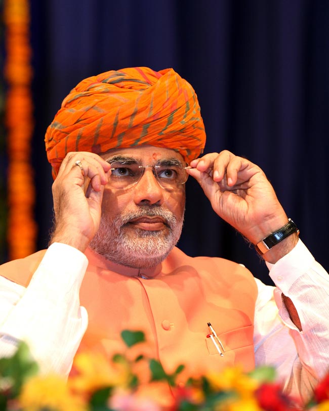 नरेंद्र मोदी का 'शून्‍य' से 'शिखर' तक का सफर...