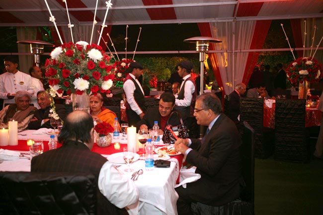 एजेंडा आजतक: लंच पर बैठे दिग्गिज