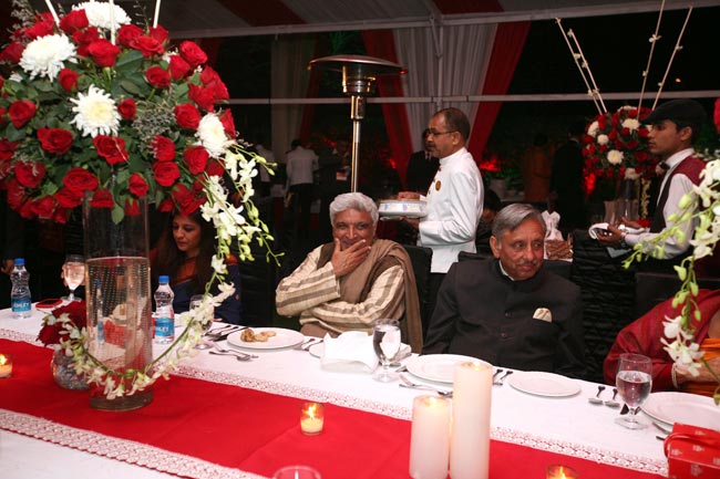 एजेंडा आजतक: लंच पर बैठे दिग्गिज