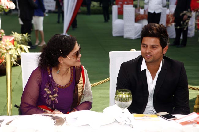 एजेंडा आजतक: लंच पर बैठे दिग्गिज