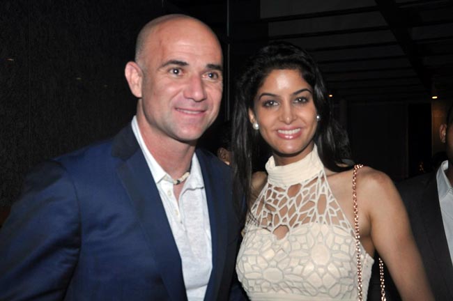 टेनिस चैंप अगासी को बॉलीवुड 'परियों' का सलाम |  सितारों की मस्‍ती