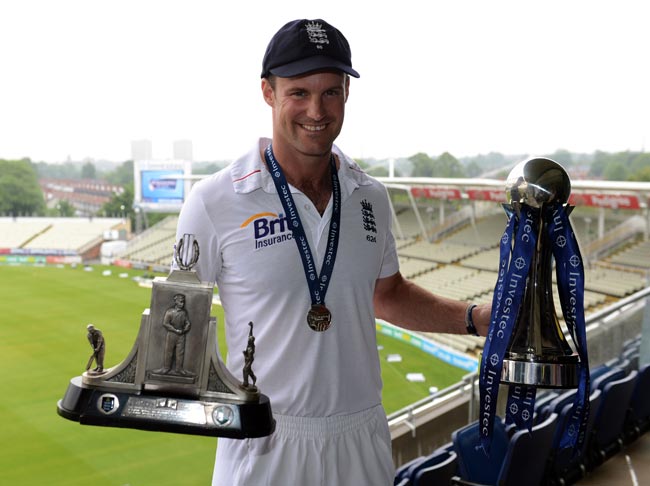 2012 में क्रिकेटः संन्यास और रिकॉर्डों का साल