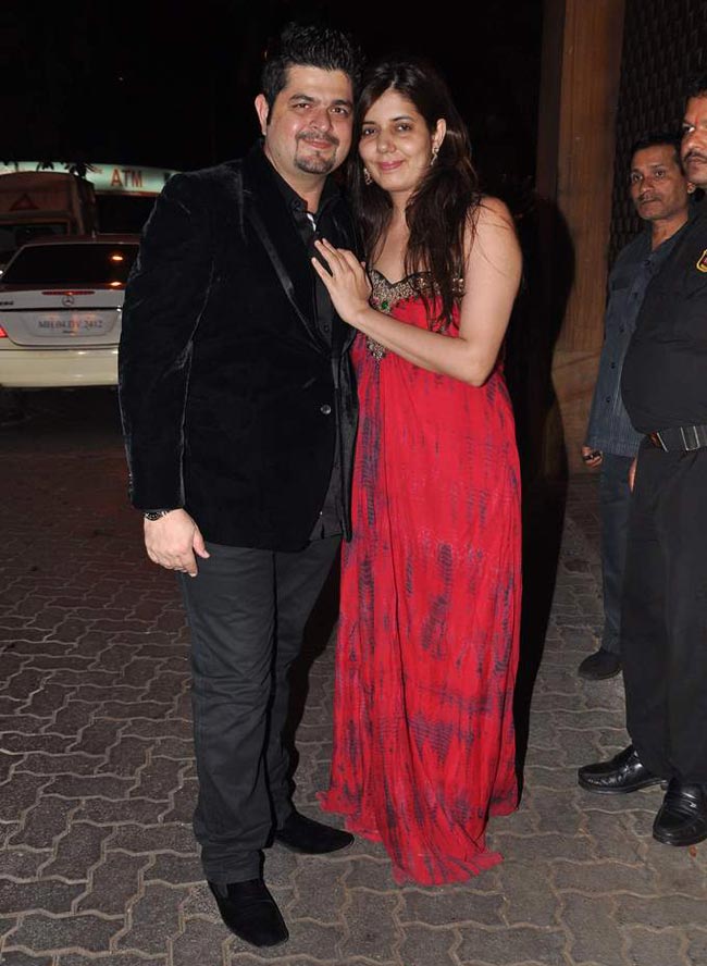 अनु-सनी दीवान की क्रिसमस पार्टी में सितारे | अलग 'लुक' में वीणा