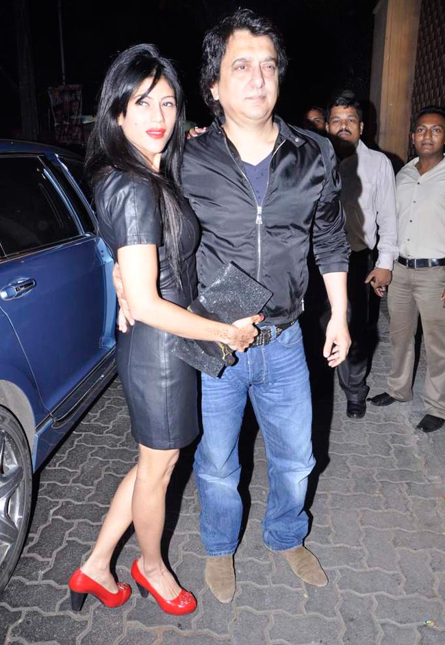 अनु-सनी दीवान की क्रिसमस पार्टी में सितारे | अलग 'लुक' में वीणा