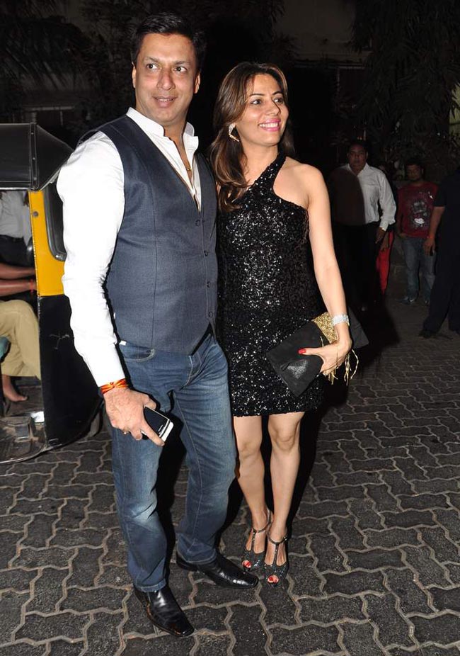 अनु-सनी दीवान की क्रिसमस पार्टी में सितारे | अलग 'लुक' में वीणा