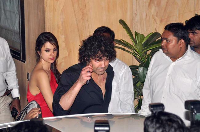 अनु-सनी दीवान की क्रिसमस पार्टी में सितारे | अलग 'लुक' में वीणा