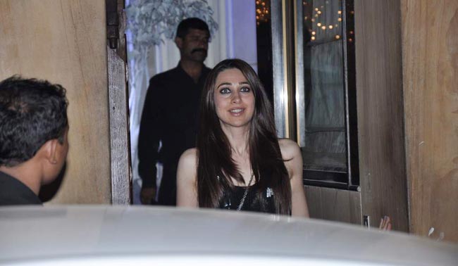 अनु-सनी दीवान की क्रिसमस पार्टी में सितारे | अलग 'लुक' में वीणा