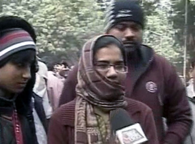 31 दिसंबर 2012: तस्वीरों में दिनभर की बड़ी खबरें