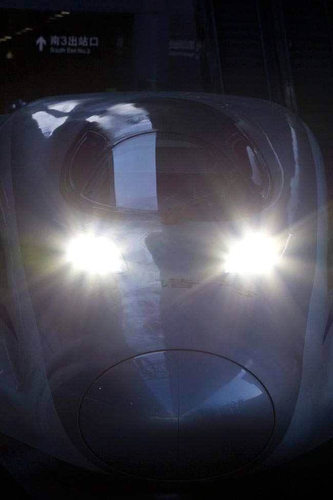 चीन में दुनिया का सबसे लंबा हाई स्पीड रेल मार्ग शुरू