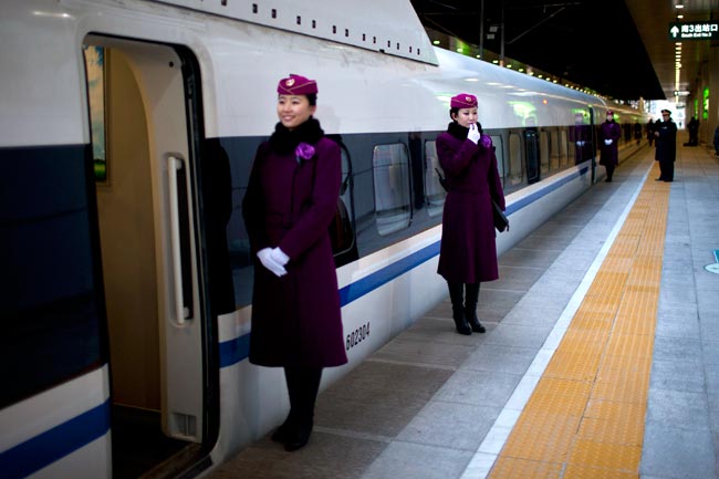 चीन में दुनिया का सबसे लंबा हाई स्पीड रेल मार्ग शुरू