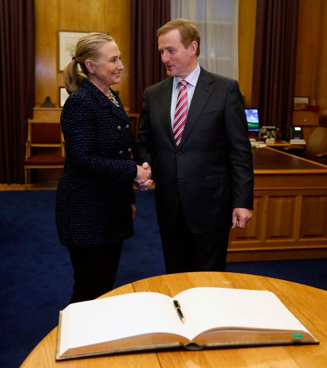 पेट में संक्रमण की वजह से बेहोश हुईं हिलेरी