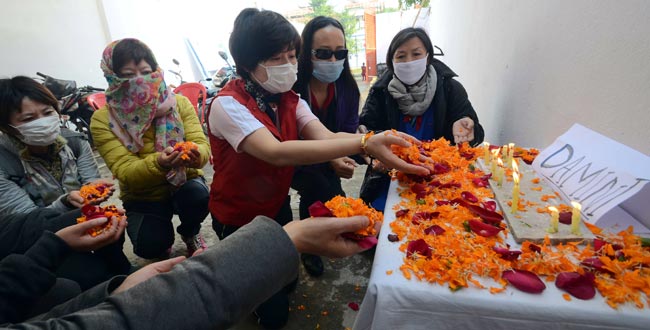 पंचतत्व में विलीन हुई पीड़िता, प्रदर्शन जारी  | शोक में देश