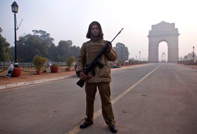 पंचतत्व में विलीन हुई पीड़िता, प्रदर्शन जारी  | शोक में देश